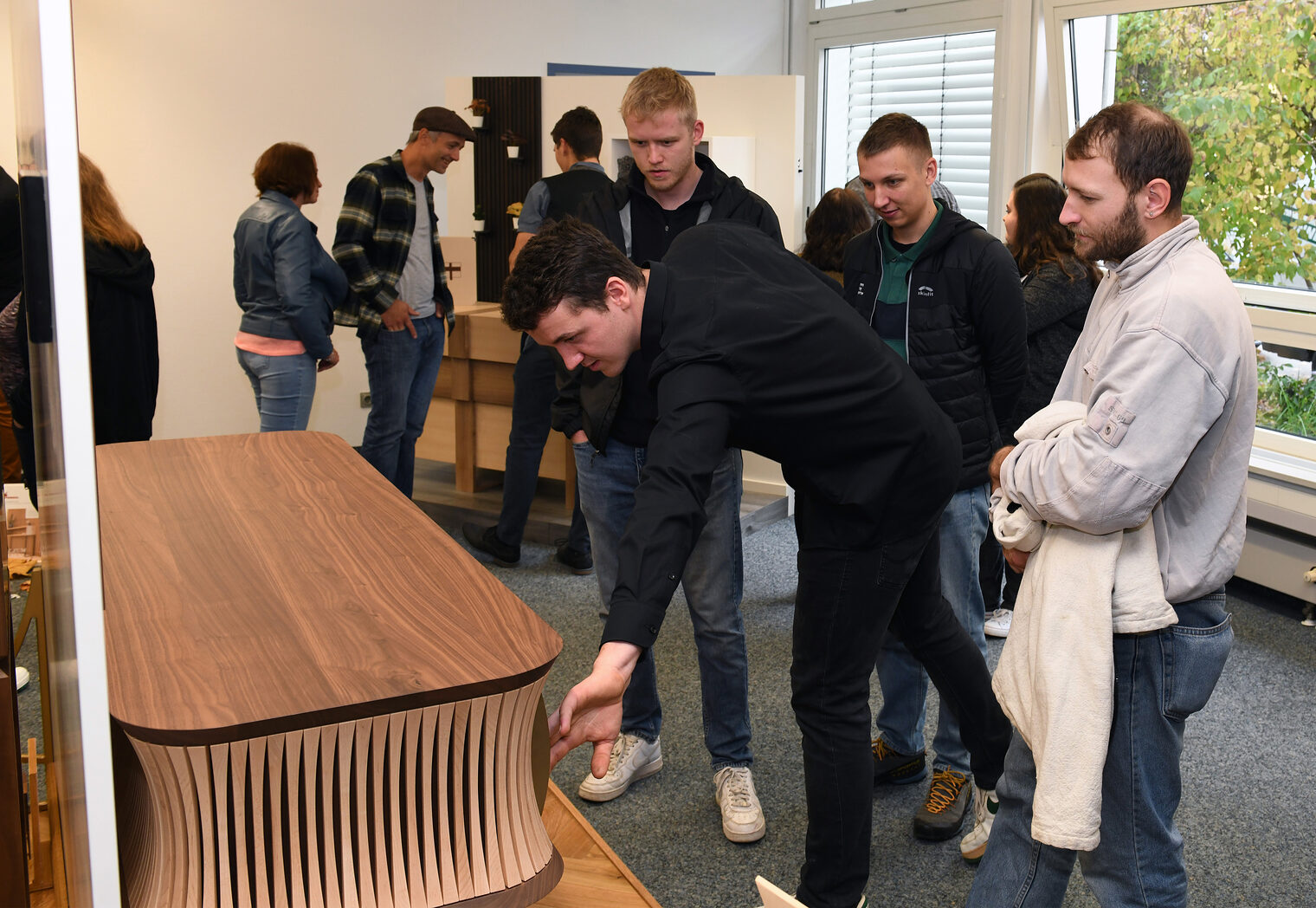 Ausstellung der Schreinermeisterwerke 2024 Dekoratives Bild
